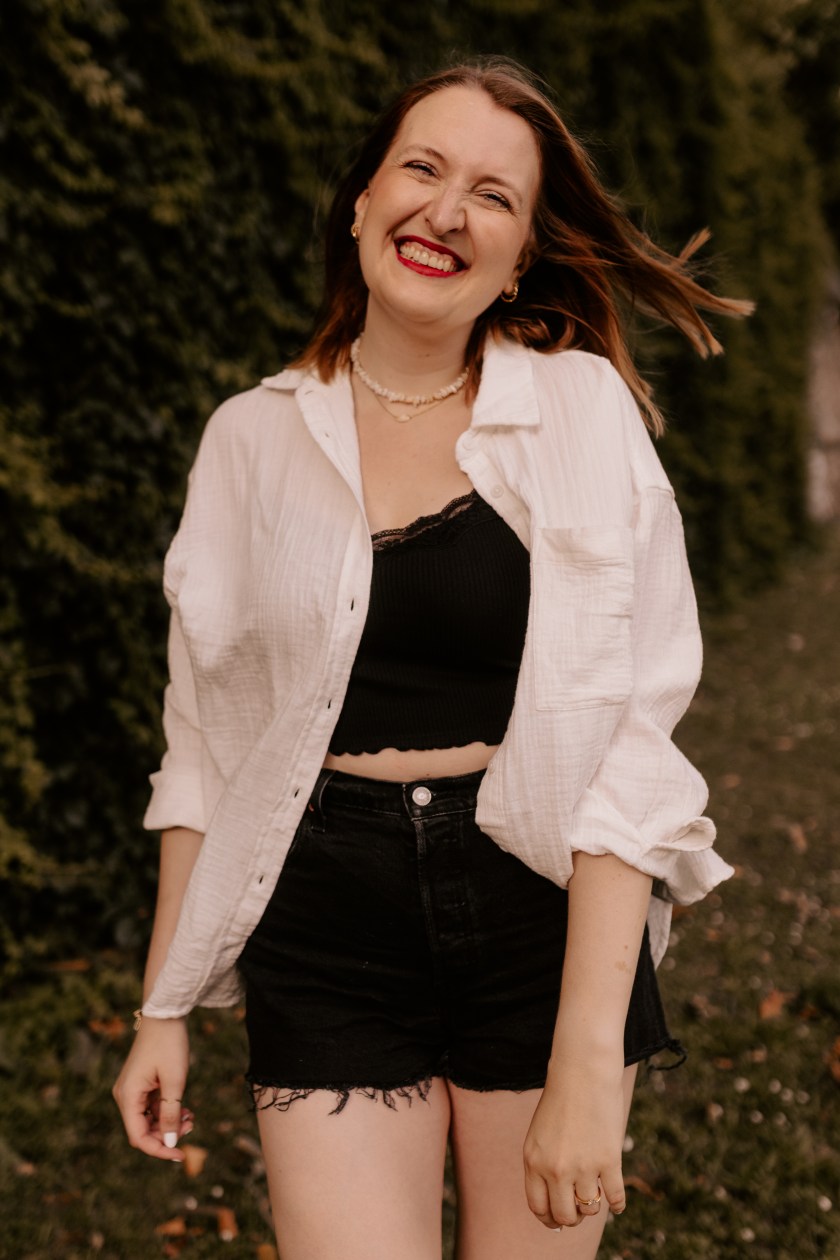 Hilfe bei den Trauversprechen: Gern kannst Du eine individuelle Beratung bei mir buchen, bei der ich meine journalistische Expertise mit Dir teile. Ich begleite Dich vom ersten bis zum letzten Wort und kreiere Dein Trauversprechen mit Dir, damit es persönlich & authentisch wird und genau zu Euch passt.