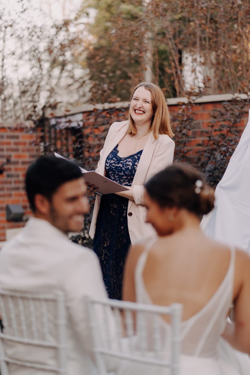 Ein Probetag: Viele fühlen sich sicherer, wenn sie den großen Tag live schon mal Schritt für Schritt durchgehen können. Gerne komme ich für einen Probetag vorbei - sag mir rechtzeitig dafür Bescheid.